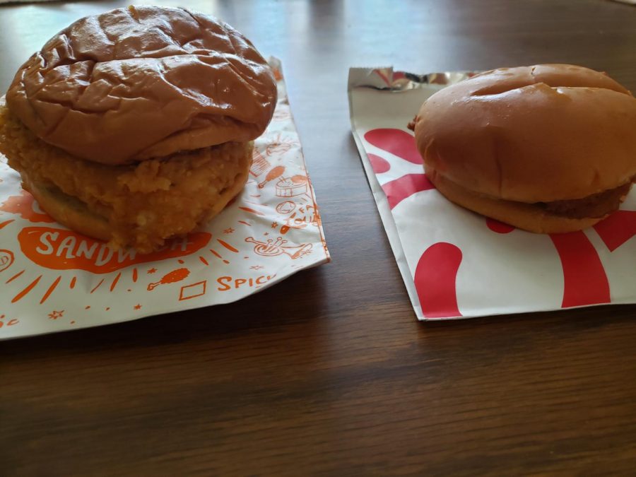 Popeyes+vs+Chick+Fil+A+Sandwich
