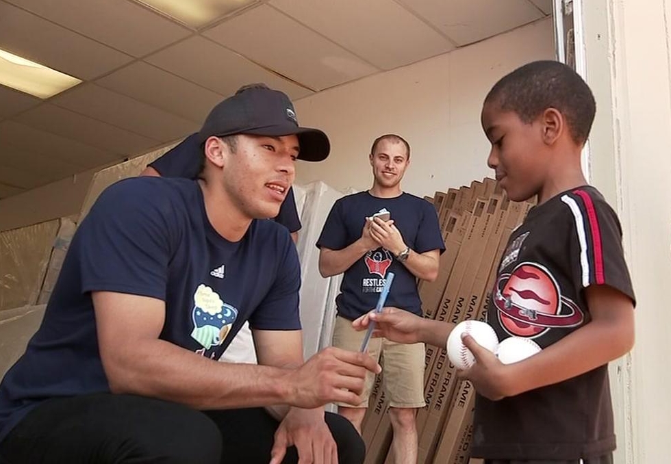 Jose Altuve, Carlos Correa Donate 25K Meals to Children Affected